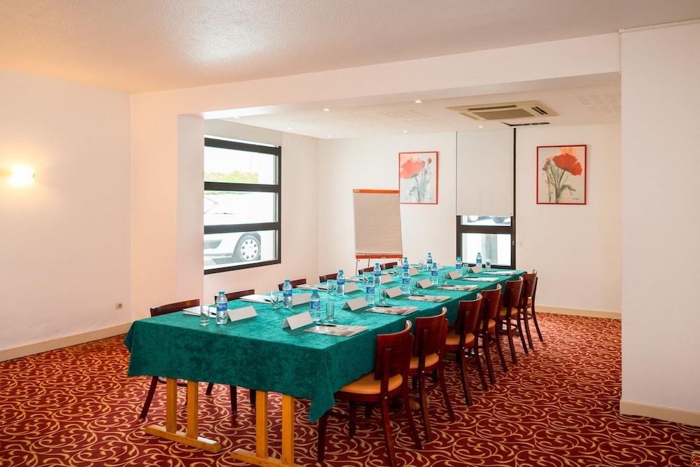 Brit Hotel Rennes Cesson Екстер'єр фото