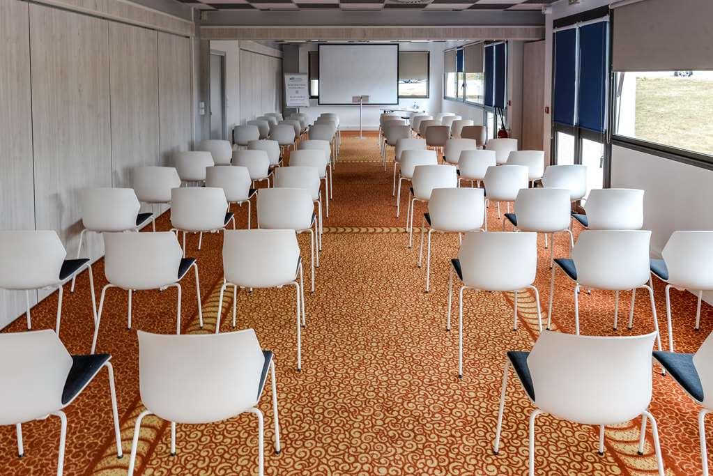 Brit Hotel Rennes Cesson Зручності фото