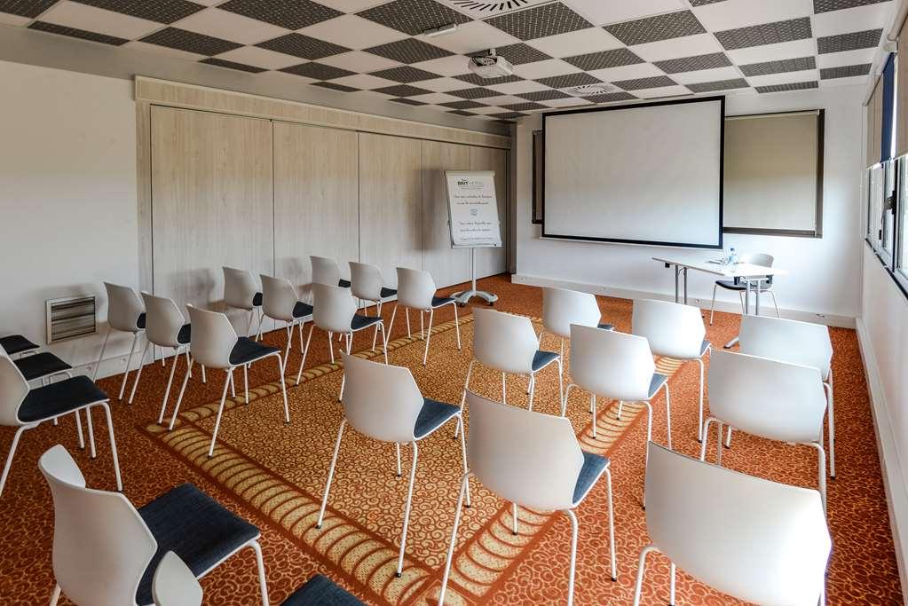 Brit Hotel Rennes Cesson Зручності фото