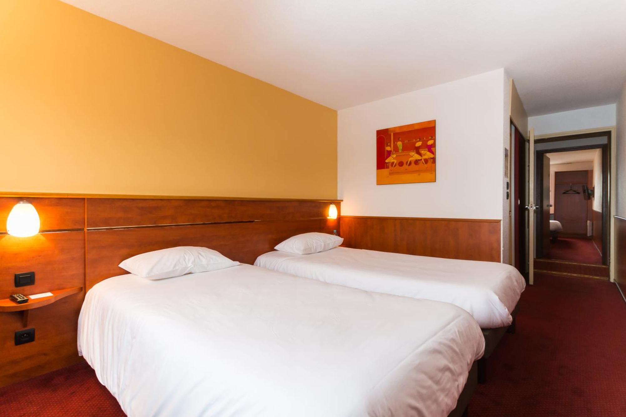 Brit Hotel Rennes Cesson Екстер'єр фото