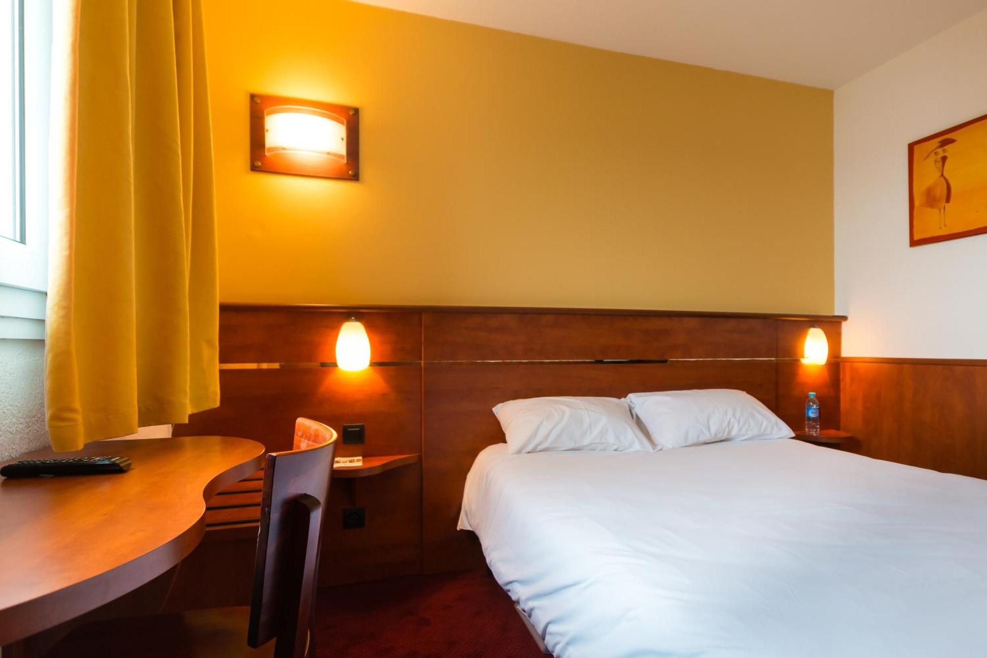 Brit Hotel Rennes Cesson Екстер'єр фото