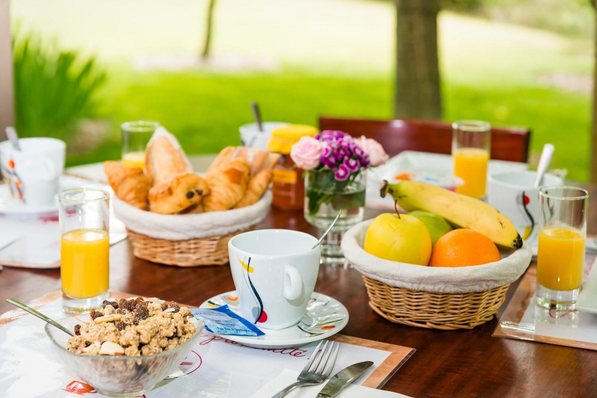 Brit Hotel Rennes Cesson Екстер'єр фото