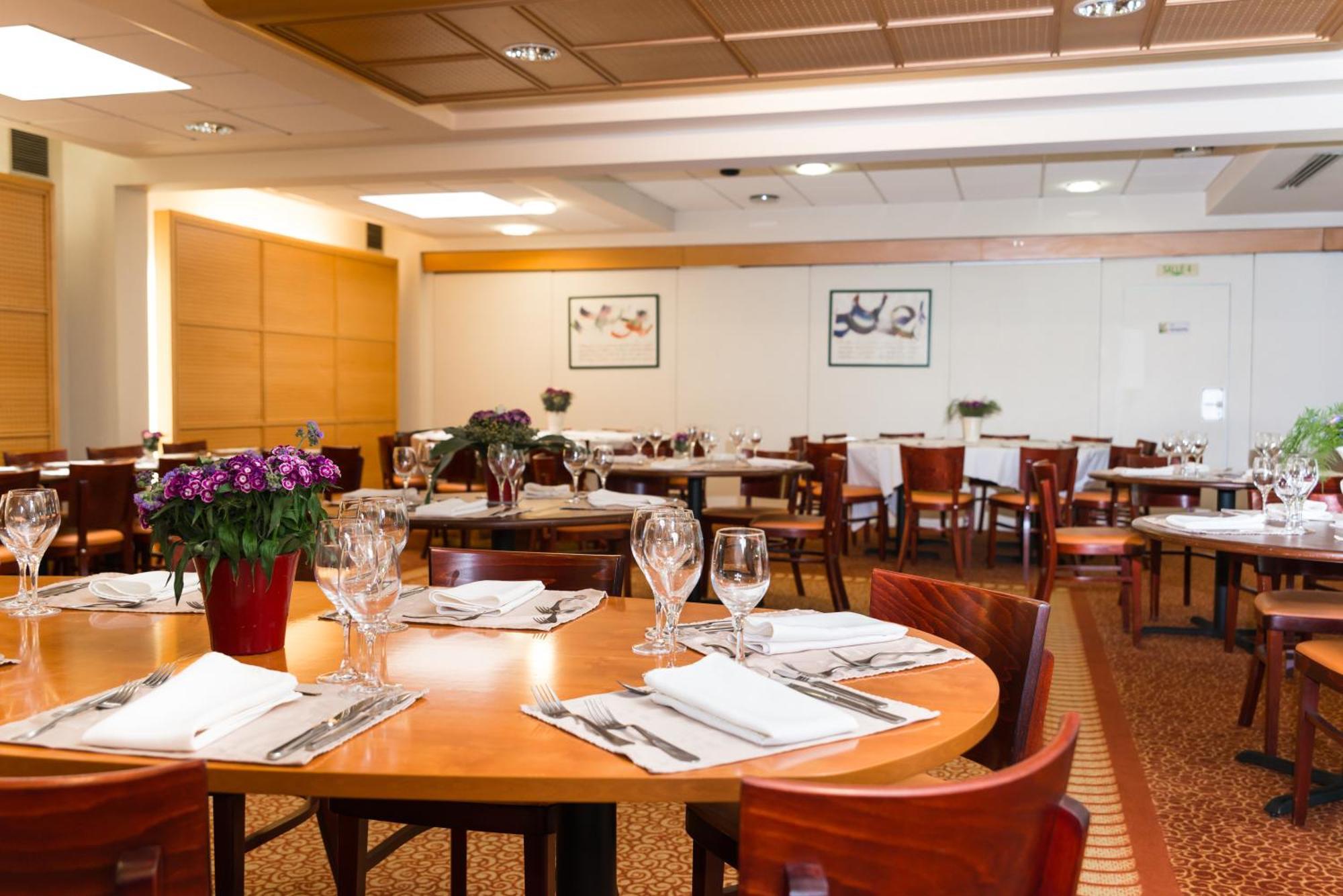 Brit Hotel Rennes Cesson Екстер'єр фото