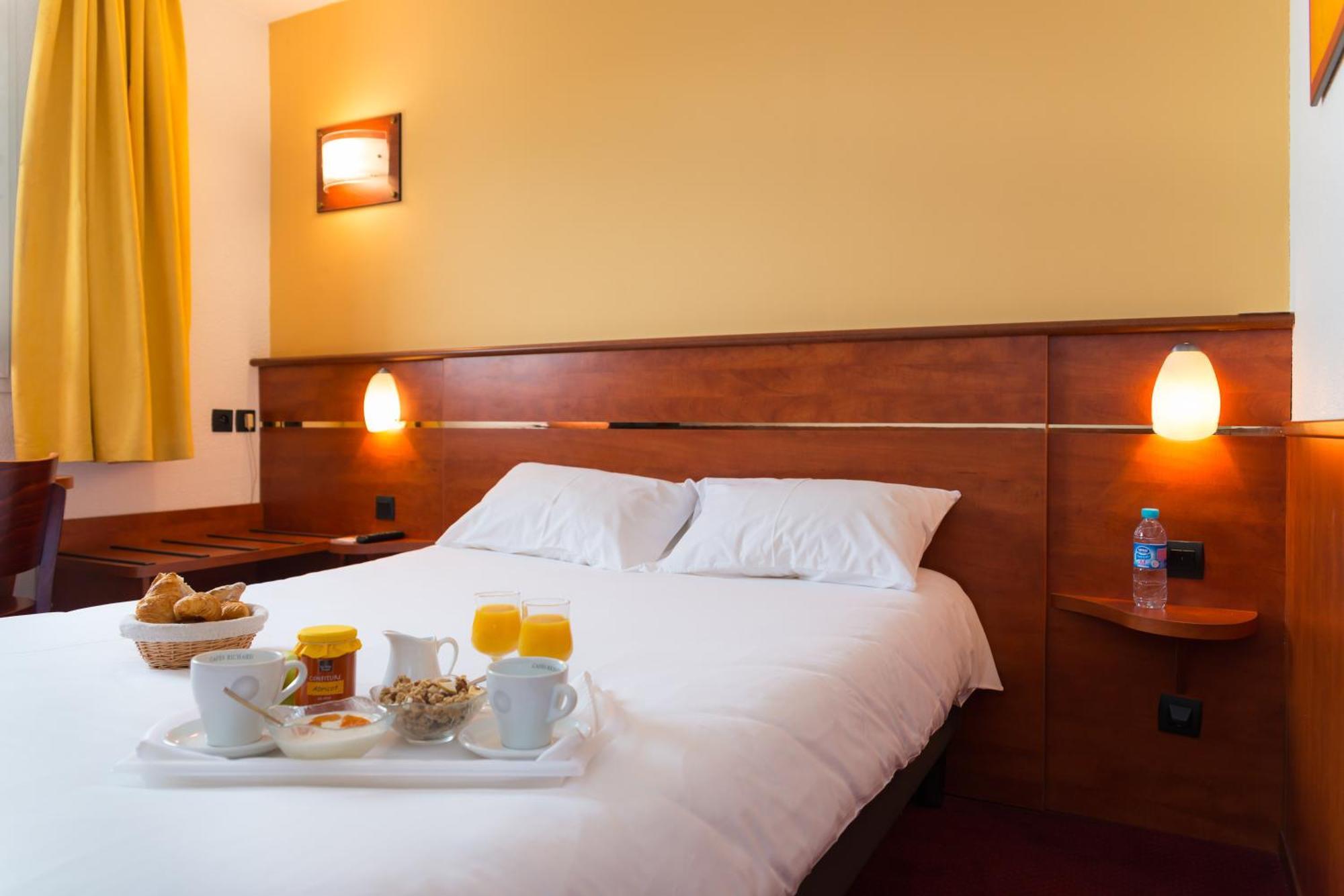 Brit Hotel Rennes Cesson Екстер'єр фото